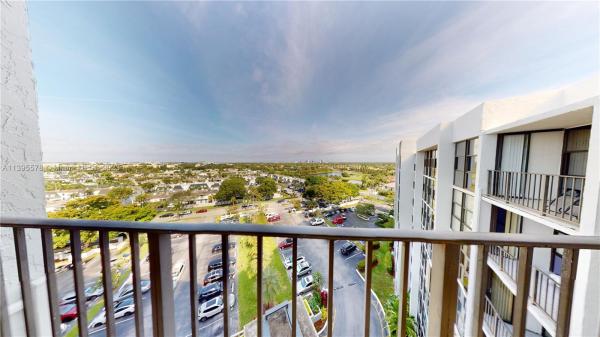 Oceanview Park, 1000 Parkview Dr #1023, Hallandale Beach, Florida 33009, image 1