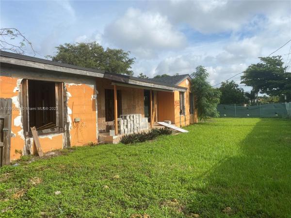Coral Villas, 3020 SW 64th Ave, Coral Terrace, Florida 33155, image 1