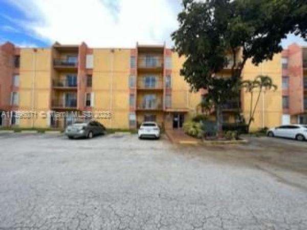 Sunset Villas, 4707 NW 7th St #102-8, Miami, Florida 33126, image 2
