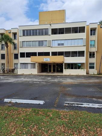 Sovereigns, 6911 SW 147th Ave #4F, Kendale Lakes, Florida 33193, image 1