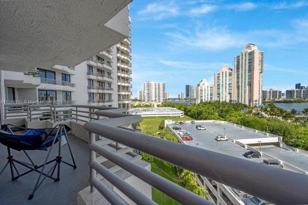 Parc Central Aventura South, 3300 NE 191st St #1017, Aventura, Florida 33180, image 1