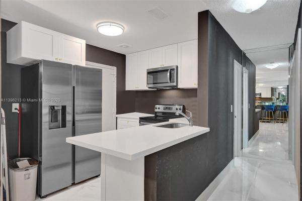 Imperial Point Colonnades, 6700 NE 22nd Way #2223, Fort Lauderdale, Florida 33308, image 1