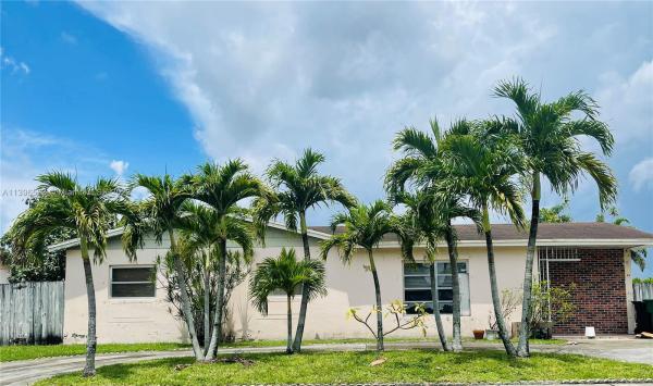 Royale Green, 5030 SW 127th Pl, Kendale Lakes, Florida 33175, image 1