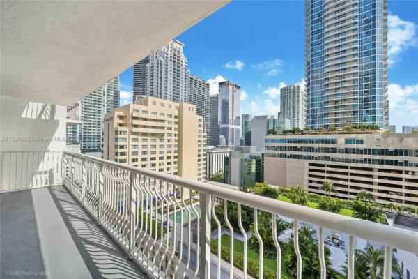 The Club At Brickell Bay, 1200 Brickell Bay Dr #2022, Miami, Florida 33131, image 2
