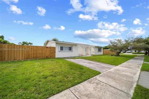Winston Park, 7305 SW 133rd Ct, Kendale Lakes, Florida 33183, image 2