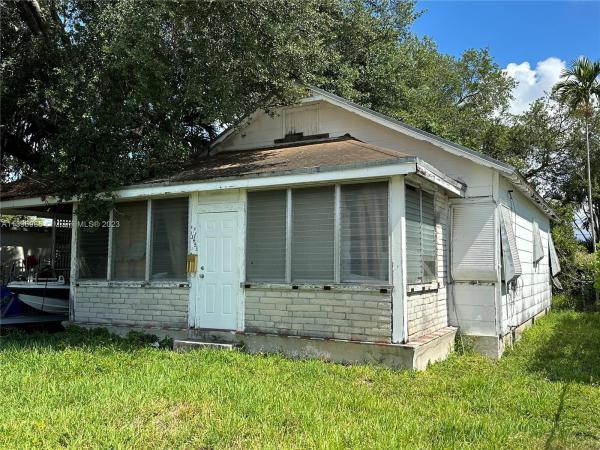 Twelfth Street Manors, 3453 NW 4th St, Miami, Florida 33125, image 1