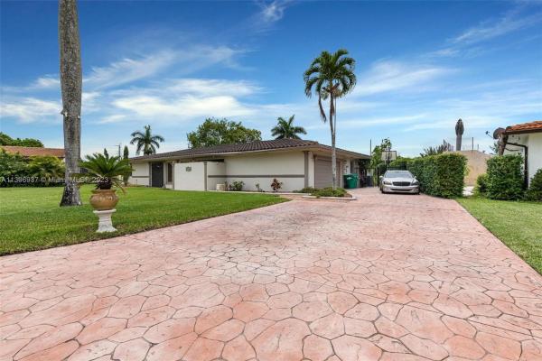 North Dade Country Club Village, 20300 NW 15th Ave, Miami Gardens, Florida 33169, image 1