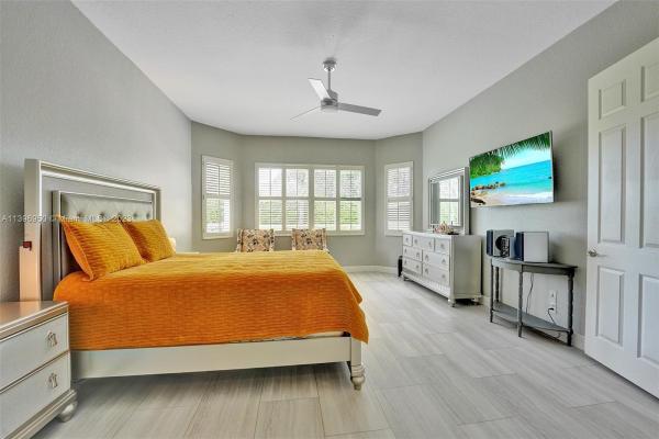 Harbour Cove At Baywinds, 9156 Bay Harbour Cir, West Palm Beach, Florida 33411, image 1