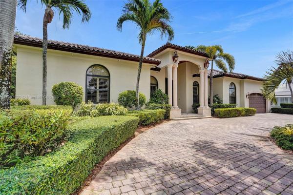 Parintis, 10121 SW 145th St, Kendall, Florida 33176, image 1