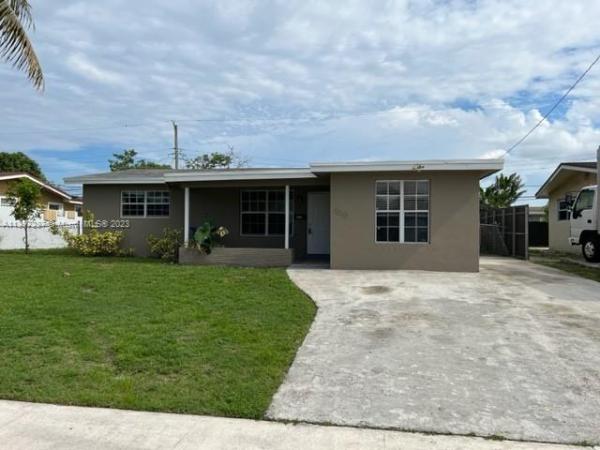 Melrose Manor, 2842 SW 4th Pl, Fort Lauderdale, Florida 33312, image 1