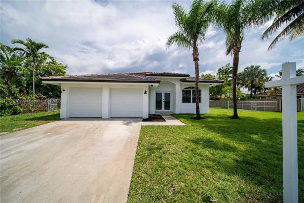 Esquerro Estates, 15461 SW 164th St, Richmond West, Florida 33187, image 2