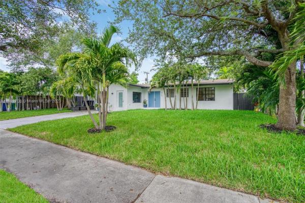 South Coral Homes, 9761 Dominican Dr, Cutler Bay, Florida 33189, image 2