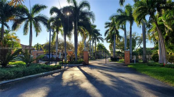 Old Cutler Meadow, 8317 SW 193rd St, Cutler Bay, Florida 33157, image 1
