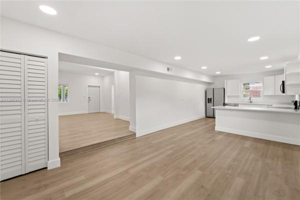Sunkist Grove, 1230 NW 126th St, North Miami, Florida 33167, image 1