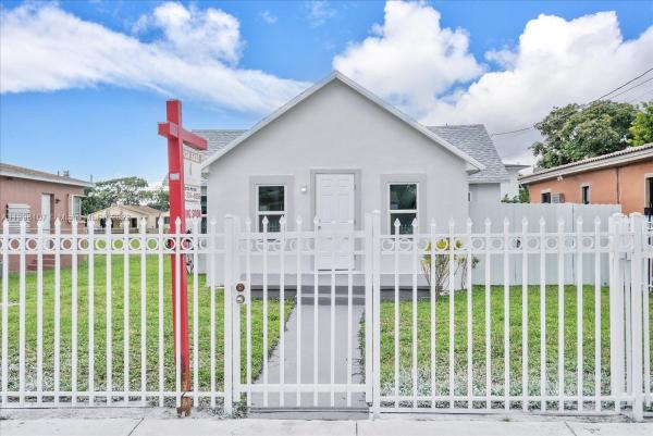 1296 NW 72nd St, Gladeview, Florida 33147, image 2