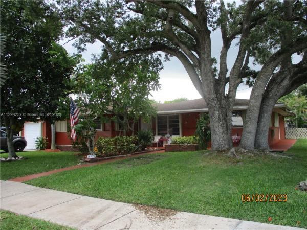 Fairway Park, 15921 SW 102nd Ct, Palmetto Estates, Florida 33157, image 2