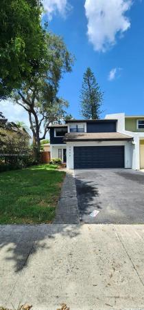 Hollywood Gardens, 3905 Farragut St, Hollywood, Florida 33021, image 1