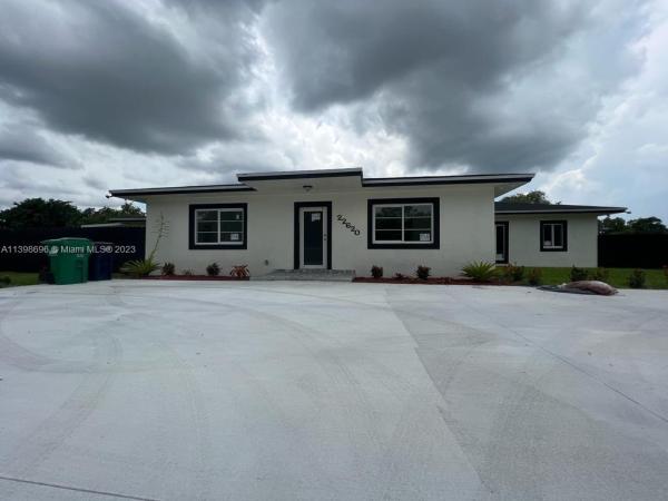 Miller & Bailes, 22620 Bailes Rd, Goulds, Florida 33170, image 1