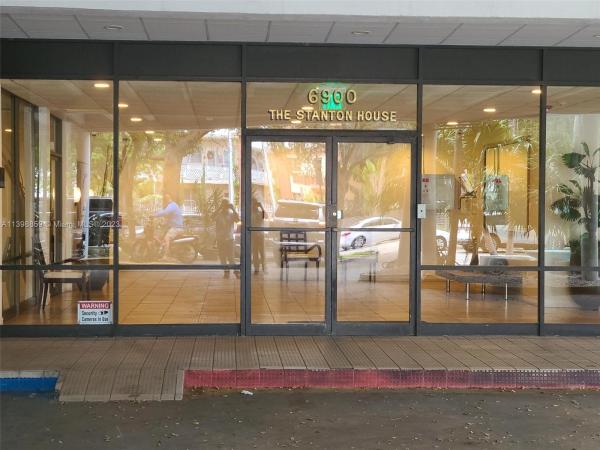 Stanton House, 6900 Bay Dr #9F, Miami Beach, Florida 33141, image 1