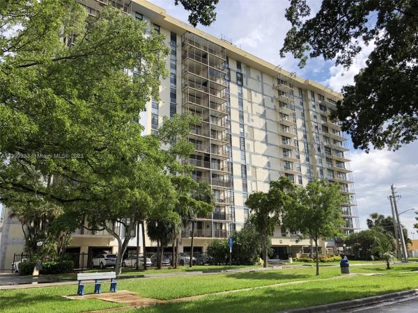 Dorset House, 2500 NE 135th St #B904, North Miami, Florida 33181, image 1