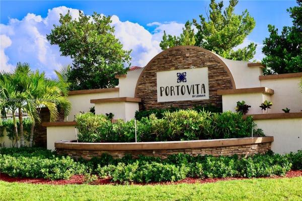 Kingman Commons, 2483 SE 3rd St, Homestead, Florida 33033, image 1
