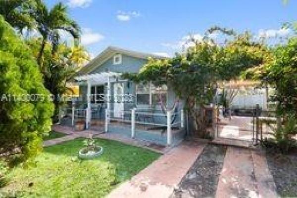 Grapeland, 2290 SW 14th St, Miami, Florida 33145, image 1