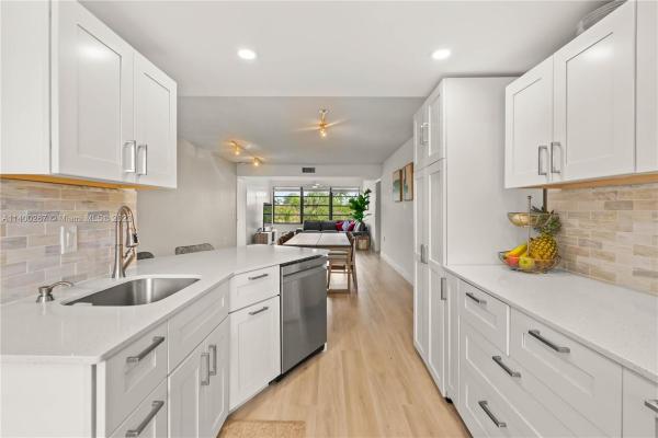 Whitehall At Camino Real, 6109 Balboa Cir #301, Boca Raton, Florida 33433, image 2
