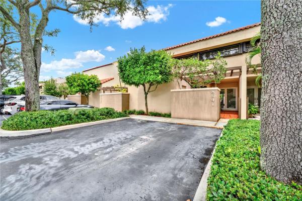 Dadeland Walk, 8641 SW 79th Pl #8641, Kendall, Florida 33143, image 1