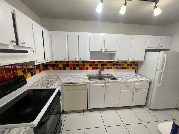 Seventeenth Green, 1420 Atlantic Shores Blvd #326, Hallandale Beach, Florida 33009, image 1