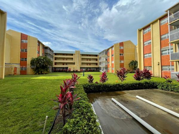 Royal Point, 3710 NW 21st St ##211, Lauderdale Lakes, Florida 33311, image 1