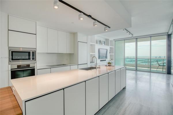 900 Biscayne Bay, 900 Biscayne Blvd #5605, Miami, Florida 33132, image 2