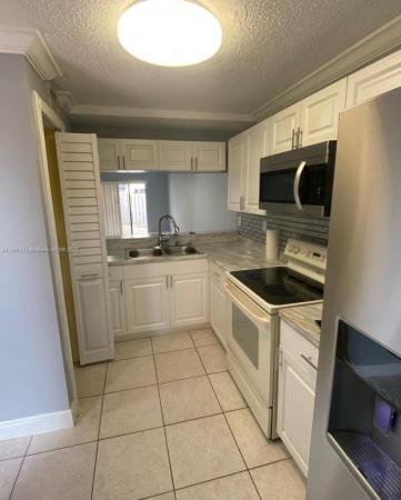 Dream Villas, 8454 NW 8th St #2, Fountainebleau, Florida 33126, image 1