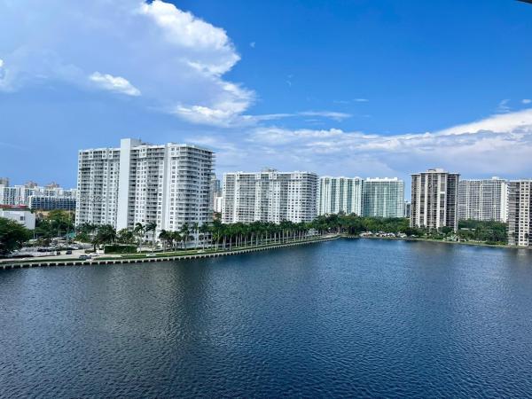 Del Prado, 18081 Biscayne Blvd #902, Aventura, Florida 33160, image 1
