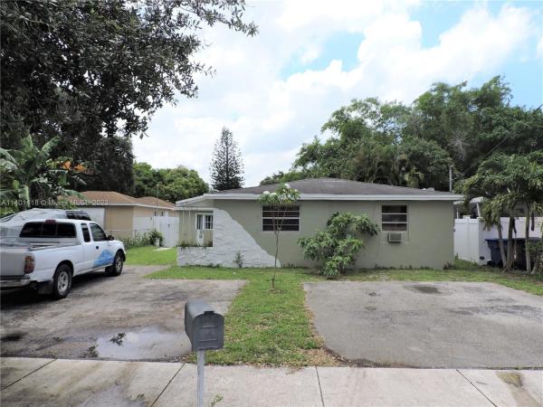 Hollywood Beach Gardens, 5645 Pierce St, Hollywood, Florida 33021, image 1