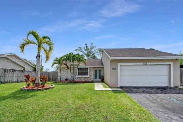 Homestead Lakes Tennessee East, 1747 N Goldeneye Ln, Homestead, Florida 33035, image 1