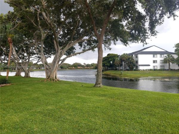 Lakeside Of Banyan Springs, 5400 Cedar Lake Dr #201, Boynton Beach, Florida 33437, image 1