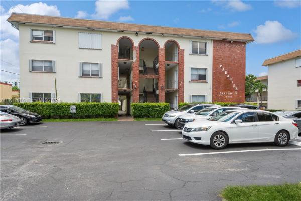 Paradise Gardens 4, 2200 Taylor St #301, Hollywood, Florida 33020, image 1