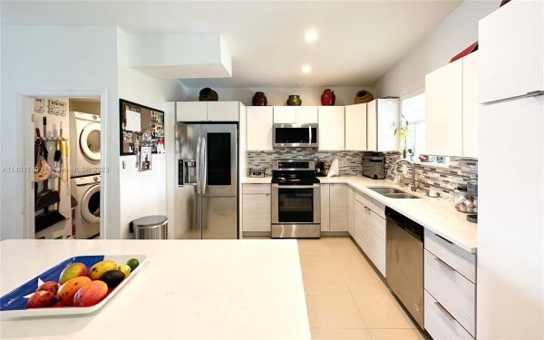 Westwood Lakes Residential, 11481 SW 40th Ter, Westwood Lakes, Florida 33165, image 2
