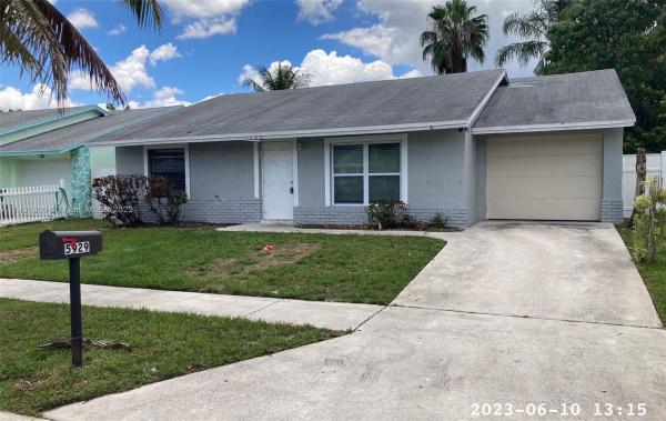 Lantana Homes, 5929 Dewitt Pl, Lake Worth Beach, Florida 33463, image 1