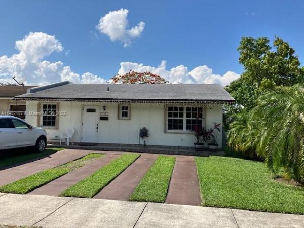 Royale Green, 13111 SW 54th St, Kendale Lakes, Florida 33175, image 1