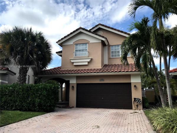 Silver Lakes, Three Lakes, Florida 33186, image 1