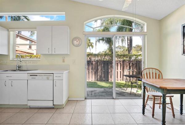 Newport At Turtle Run, 6129 NW 40th St, Coral Springs, Florida 33067, image 1