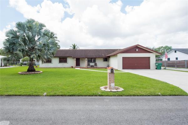 16260 SW 283rd St, Unincorporated Dade County, Florida 33033, image 2