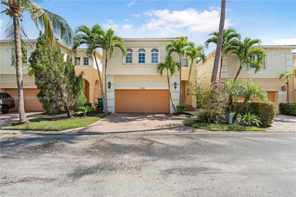 Aventura Lakes, 3123 NE 210th St, Aventura, Florida 33180, image 1