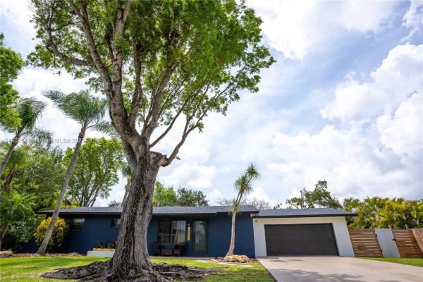 Waldin Park Estates, 16050 SW 281st St, The Hammocks, Florida 33033, image 1