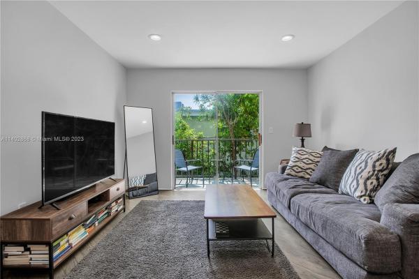 Royal Palm Villas, 1821 Jefferson Ave #207, Miami Beach, Florida 33139, image 1