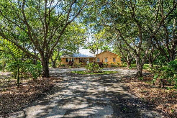 Redland No HOA, 22390 SW 262nd St, Redland, Florida 33031, image 2