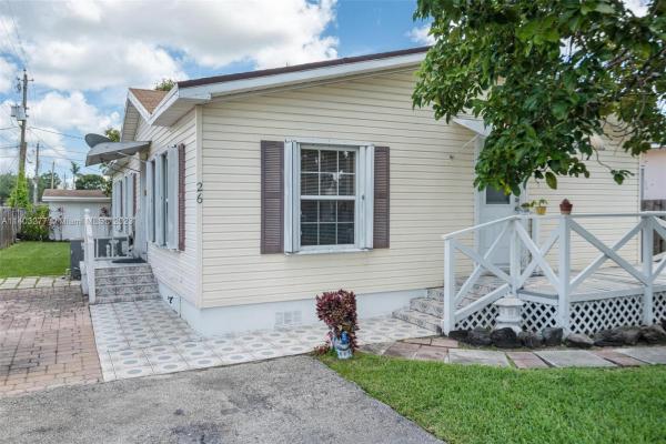 Ponce De Leon, 26 NW 13th St, Homestead, Florida 33030, image 1