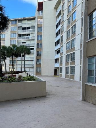 Environ 1, 6921 Environ Blvd #2P, Lauderhill, Florida 33319, image 1