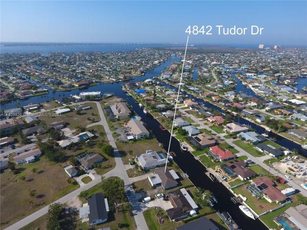 4842 Tudor Dr, Cape Coral, Florida 33904, image 1